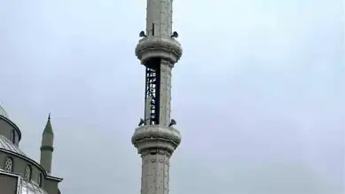 Şiddetli Rüzgar, Cami Minaresi Hasara Uğrattı