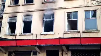 Beyoğlu'nda 4 Katlı Bina Yandı!