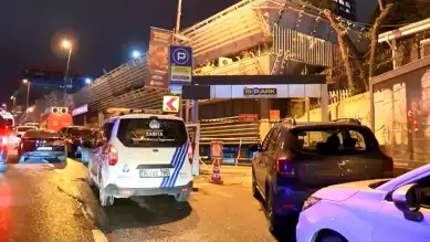 Beyoğlu Tepebaşı Otoparkı Çatlaklar Yüzünden Kapatıldı