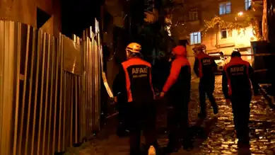 Fatih'te Metruk Bina Çöktü: Sahibi Gökhan Özoğuz!