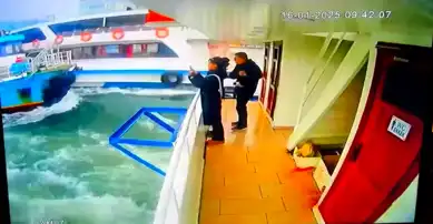 Haliç'te Yolcu Teknesi Kazası: Yaralanma Yok!