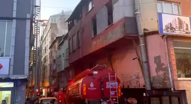 Şişli'de Sobadan Çıkan Yangın İtfaiye Tarafından Söndürüldü