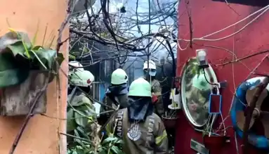 Sarıyer'de Gecekonduda Yangın! Can Kaybı Yok