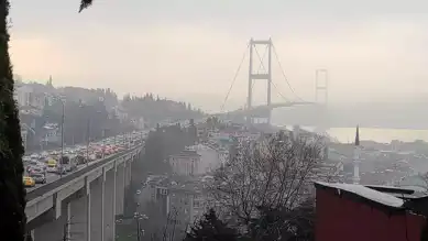 İstanbul Boğazı'nda Sis Görüşü Kısıtlıyor