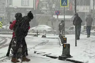 İstanbul'da Kar Yağışı Uyarısı: 4 İlçe Beyaza Büründü