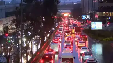 İstanbul'da Trafik Felci: Yoğunluk %89!