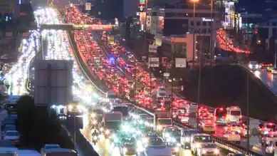 İstanbul'da Trafik Kilitlendi: Yoğunluk %89!