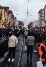 Tramvay Arızası: Yolcular Raylarda Yürüdü!