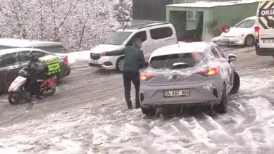 İstanbul'da Kar Yağışı Sürücülere Zorluk Çıkardı