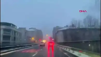 İstanbul'da Kar Yeniden Yağmaya Başladı! Trafikte Keşmekeş!