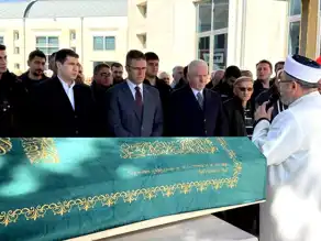 İstanbul'da Aile Katliamı: Anne ve 3 Çocuk Toprağa Verildi
