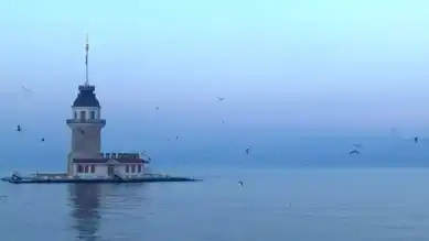 İstanbul'da Sisli Sabah: Kartpostallık Görüntüler