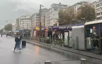 Yağış İstanbul'da Ulaşımı Felç Etti!