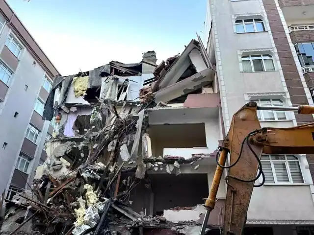 Bahçelievler'de Kentsel Dönüşüm Yıkımı Kazası!