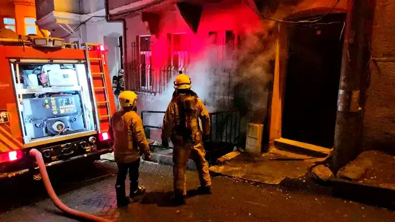 Beyoğlu'nda Elektrik Sobası Sebepli Yangın!
