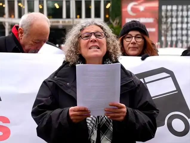 Büyükada'da Azmanbüs Karşıtı Protesto