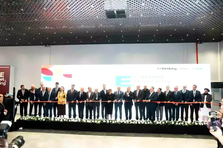 İstanbul'da Dev Halı Fuarı Açıldı!