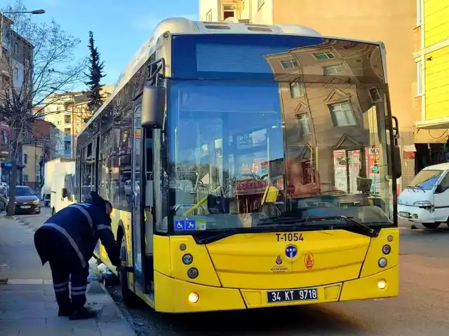 Esenler'de İETT Otobüsüne Saldırı!