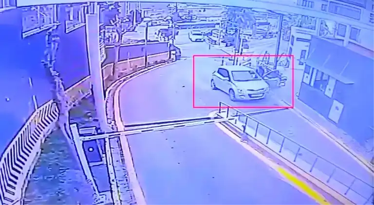 Esenyurt'ta El Freni Kazası: Sürücü Yaralandı