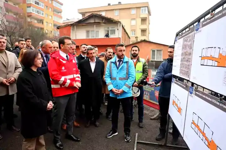 İmamoğlu, Maltepe'deki Sosyal Merkezleri İnceledi