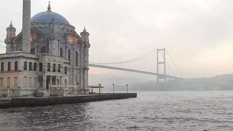 İstanbul Boğazı'nda Gemi Trafiği Durdu!