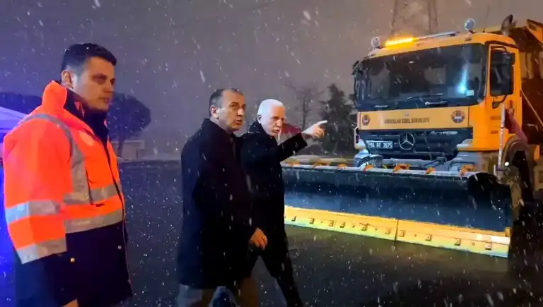 İstanbul'da Karla Mücadele Denetimi: Vali Gül Yerinde İnceledi