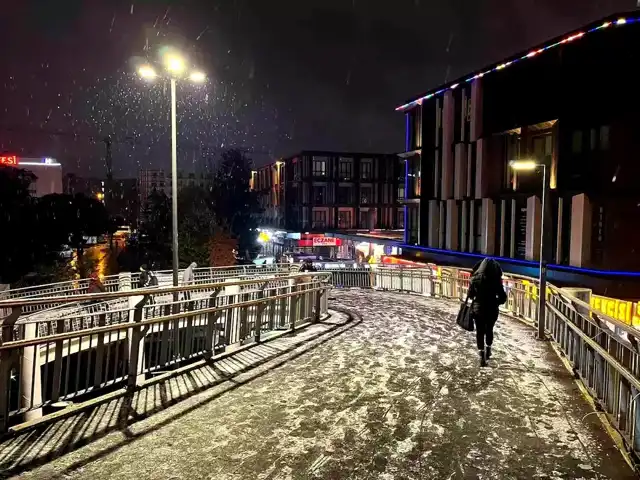 İstanbul'da Kar Yağışı: Küçükçekmece Beyazladı!