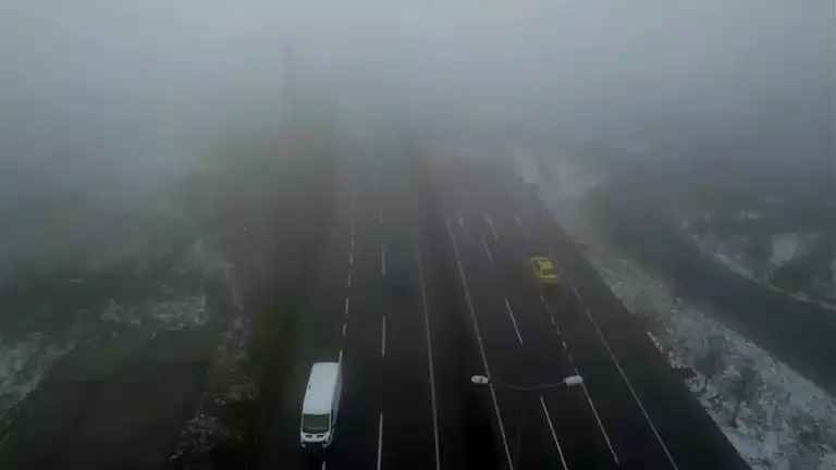 İstanbul'da Kar ve Sis! Trafikte Görüş Sıkıntısı