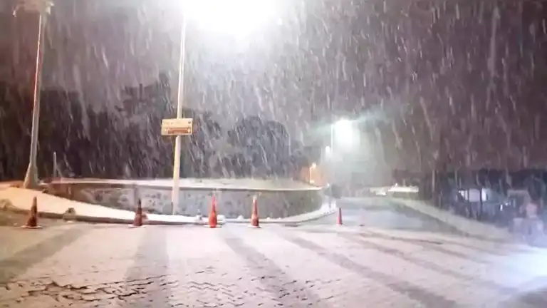 İstanbul'un Yükseklerinde Kar Devam Ediyor